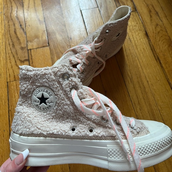 Sherpa converse - Picture 1 of 3